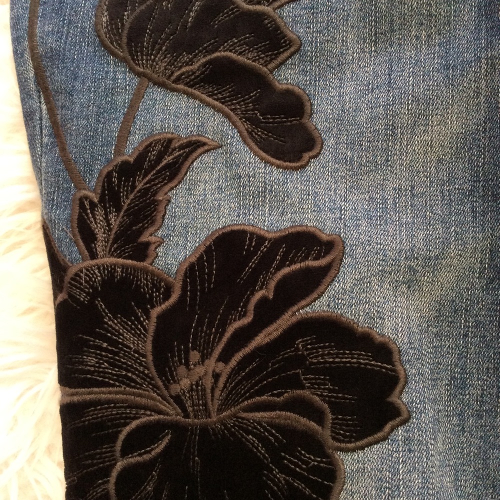 NWT Chico’s Velvet Appliqué Jegging Jeans - Picture 7 of 13